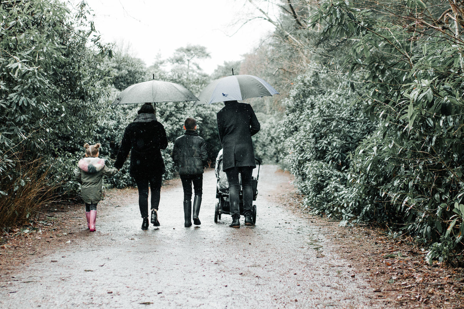 Lifestyle woodland family photoshoot Buckinghamshire and Oxfordshire